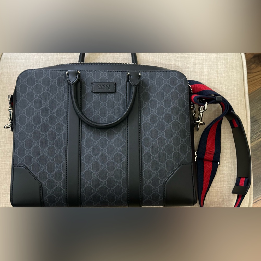 Gucci messenger bag